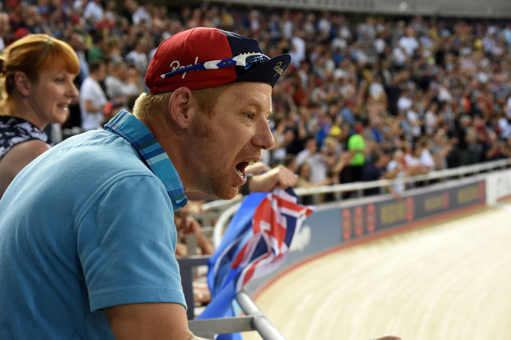 Plenty of vocal support from the crowd, but Wiggins elected not to have background music