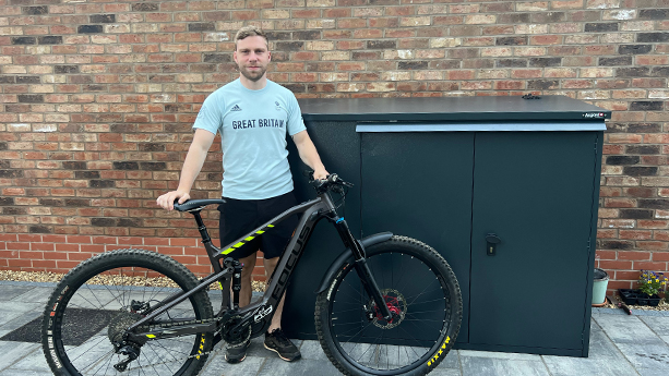 Philip Hindes's Annexe Bike Storage