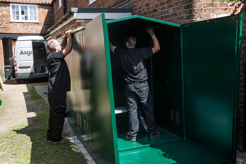 Metal shed installation 