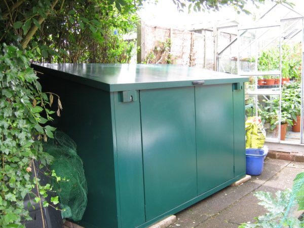 Garden storage shed will full metal floor