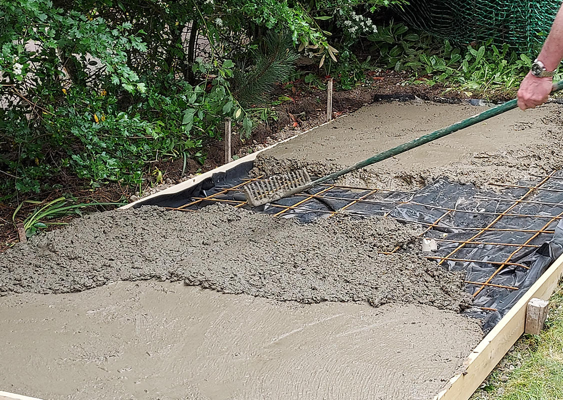 Concrete shed base float