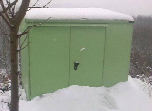 Weatherproof winter garden shed